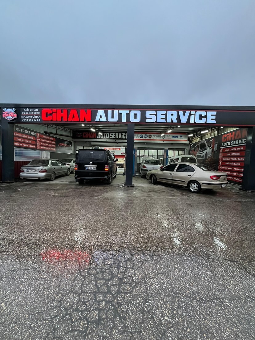 Cihan Auto Service Afyonkarahisar oto tamir servisi gece görünümü